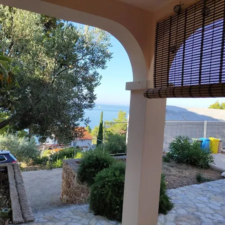 Anja * Sveta Nedelja (Hvar)