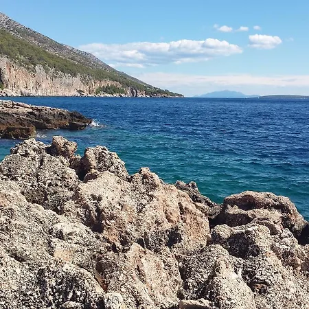 Anja * Sveta Nedelja (Hvar)