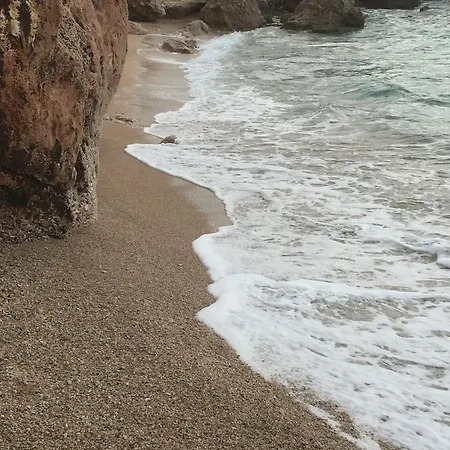 Anja Sveta Nedelja (Hvar)
