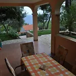 Anja Sveta Nedelja (Hvar)