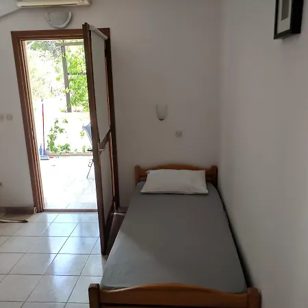 Anja * Sveta Nedelja (Hvar)