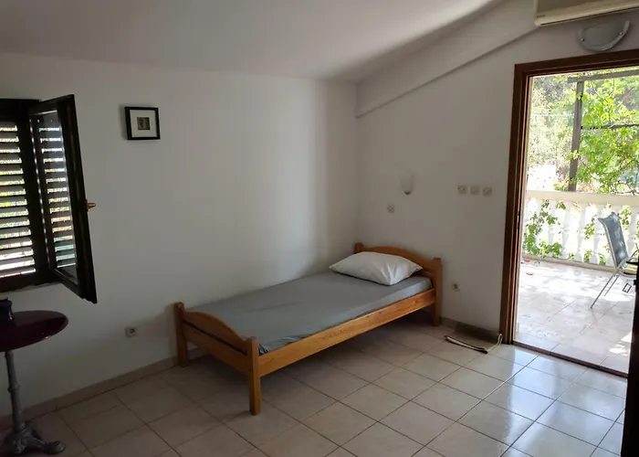 Anja Sveta Nedelja (Hvar)